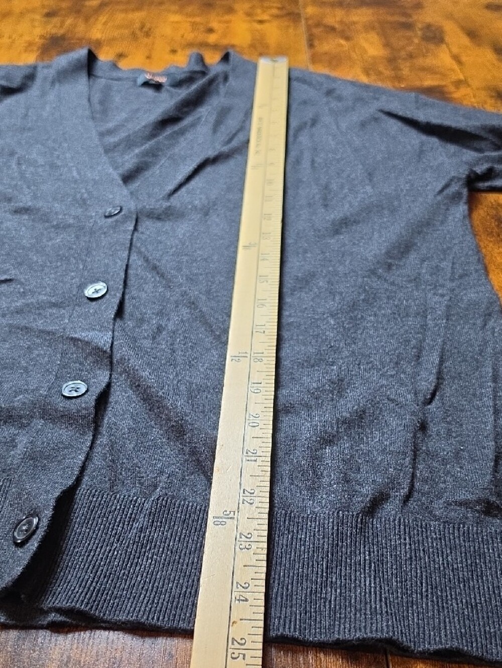QUINCE | Organic Cotton Cashmere EcoVero V Neck Cardigan Heather Gray | L - Picture 6 of 7